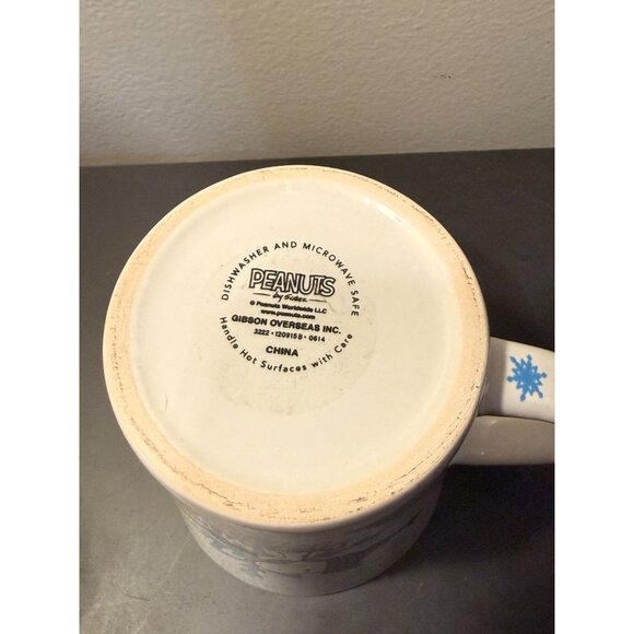 Peanuts Snoopy Dashing Through The Snow Ceramic Mug 16 oz Holiday Snowflake - Picture 3 of 4